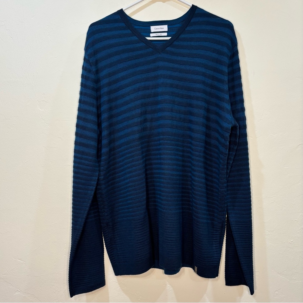 Calvin Klein Men's Striped Italian Yarn V-Neck Pullover Sweater, Size Large